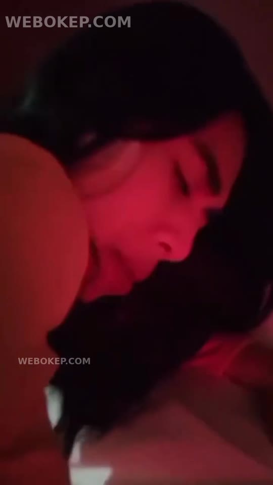 kontolnya masuk dalem banget sampai ceweknya ngomong